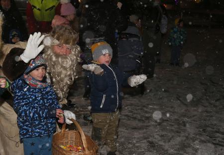 BOŽIČEK IN DEDEK MRAZ V CERKNICI 13 FOTO LJUBO VUKELIČ